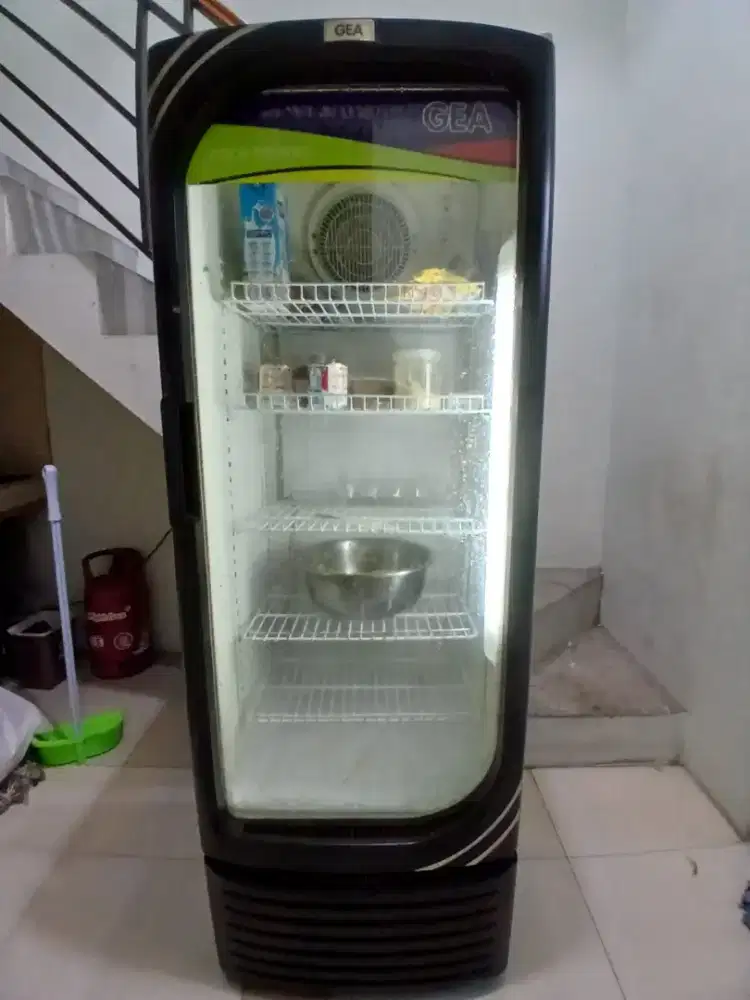 Kulkas Showcase GEA