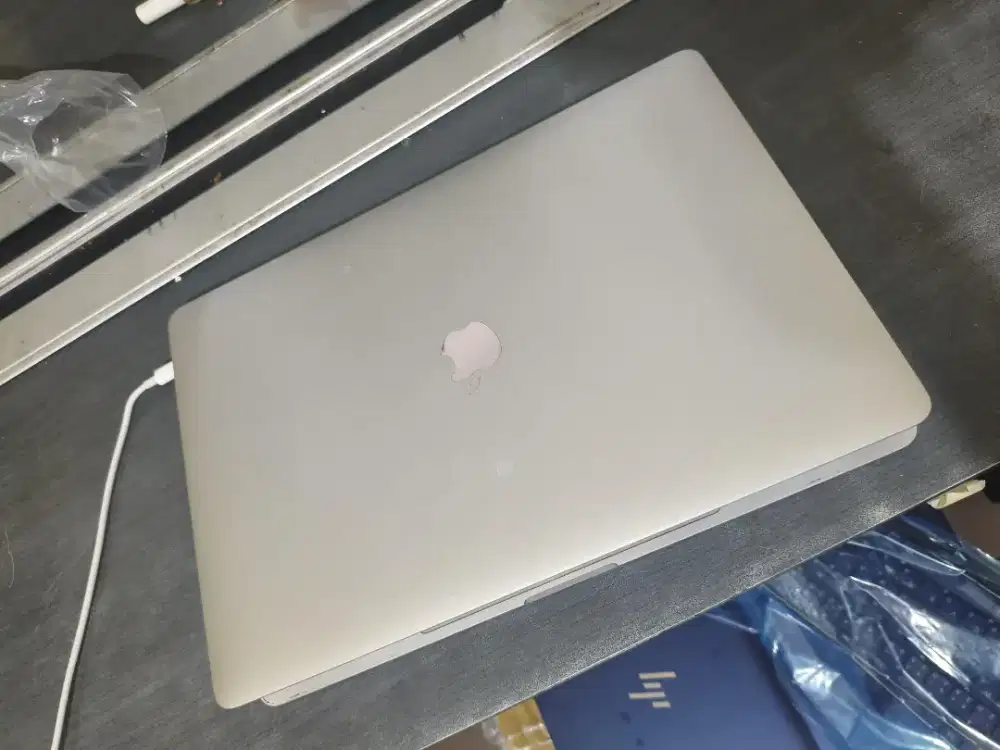 Macbook pro 15 inch 2018 good cont