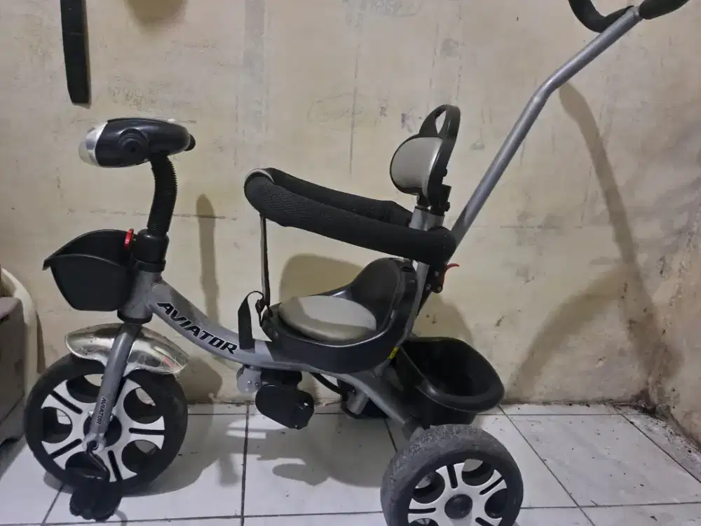 Sepeda anak merk aviator