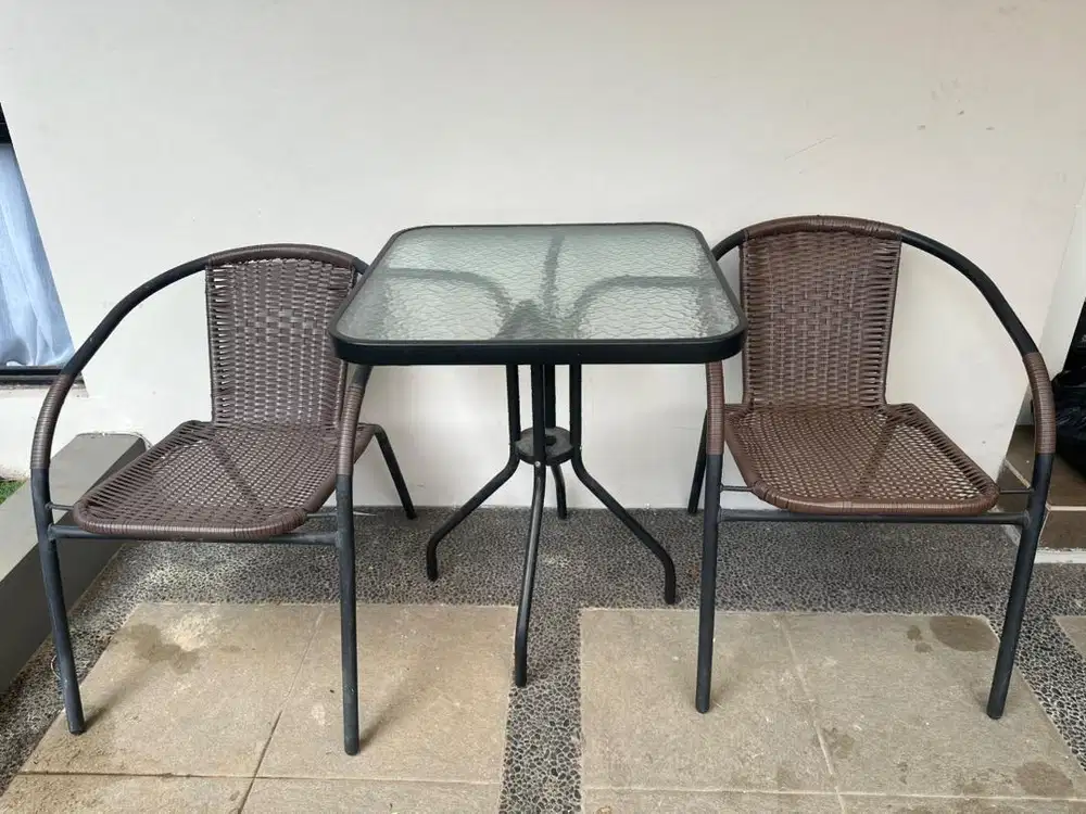 Kursi dan Meja Teras Informa