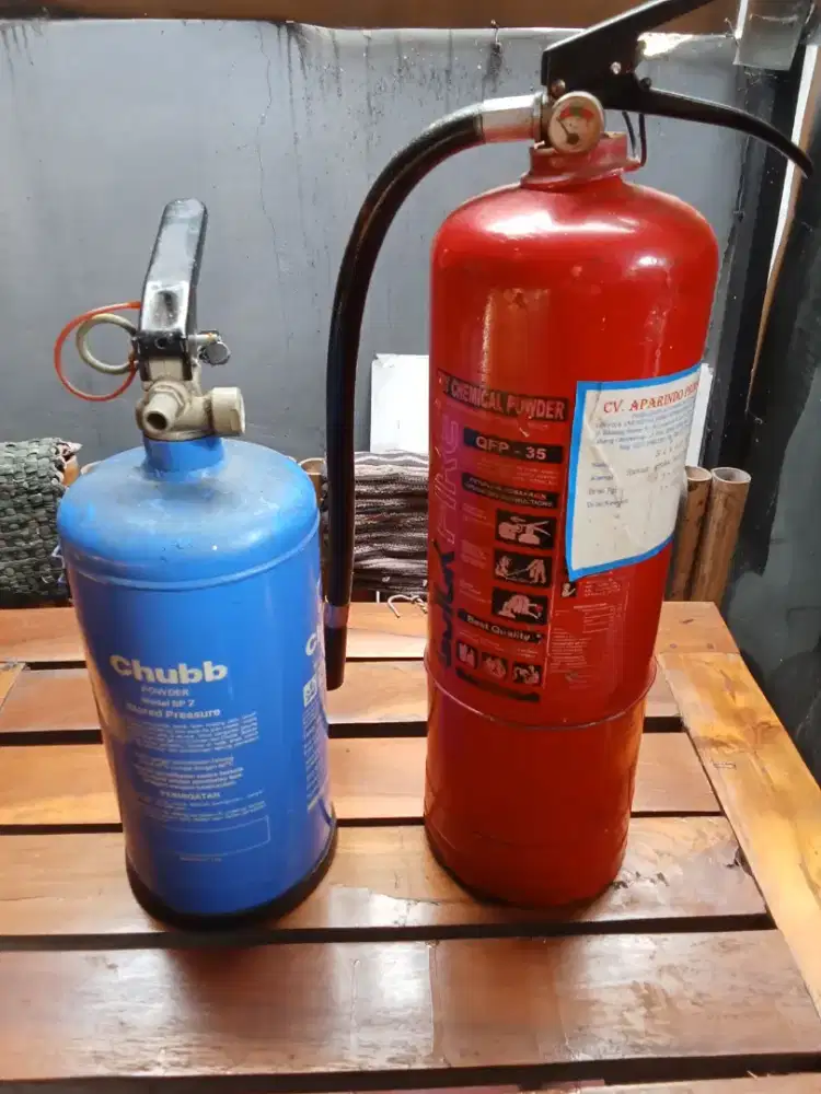 Borongan 2 unit Tabung APAR ukuran 2 dan 3.5 Kg, COD Cijantung Dsk