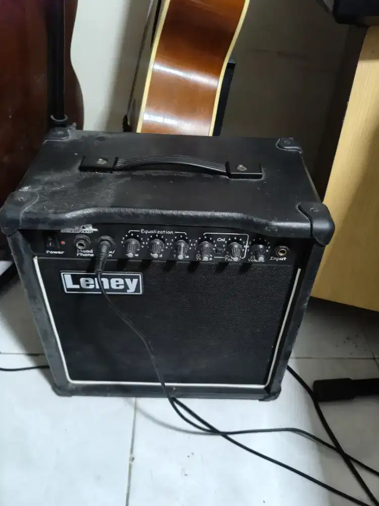 Ampli Speaker Gitar Listrik