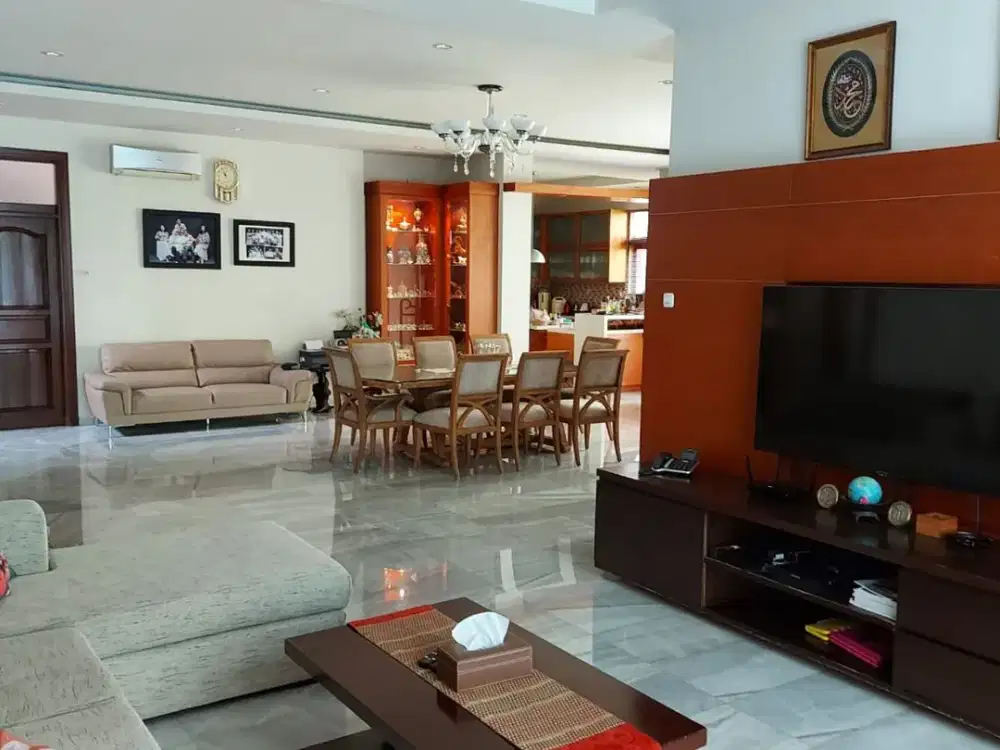 Dijual Rumah Mewah Luas Tanah 848 m2 di Mampang Prapatan Jakarta Selatan