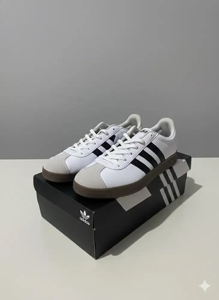 Sepatu Adidas court base