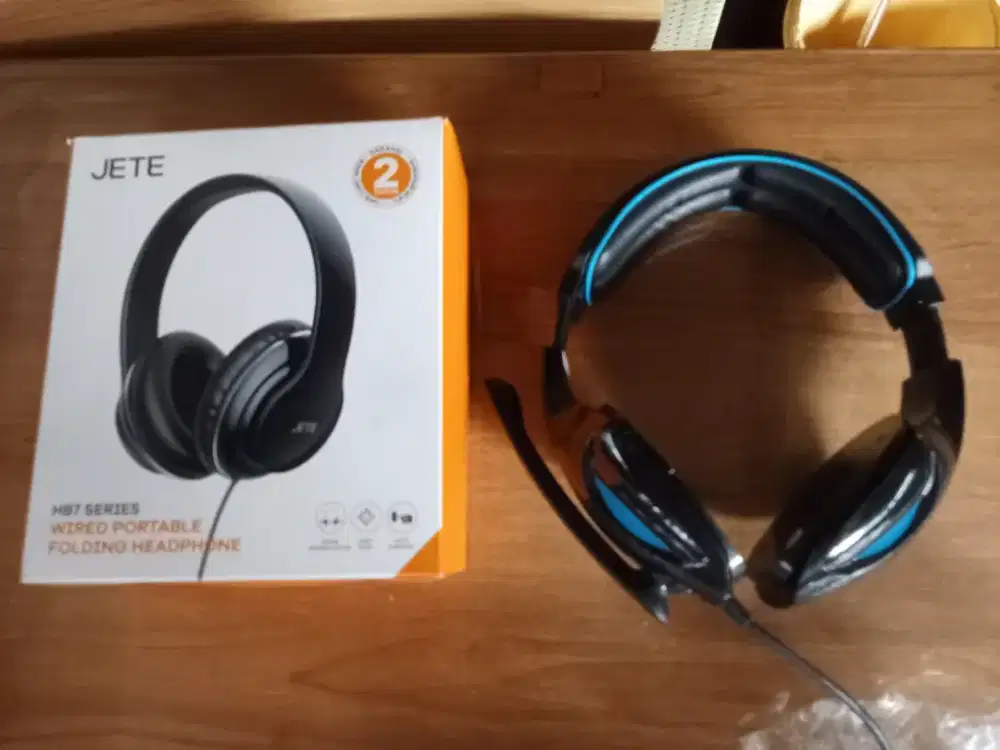 Borongan 2 Headset SADES dan JETE, bagus normal, COD Cijantung Dsk
