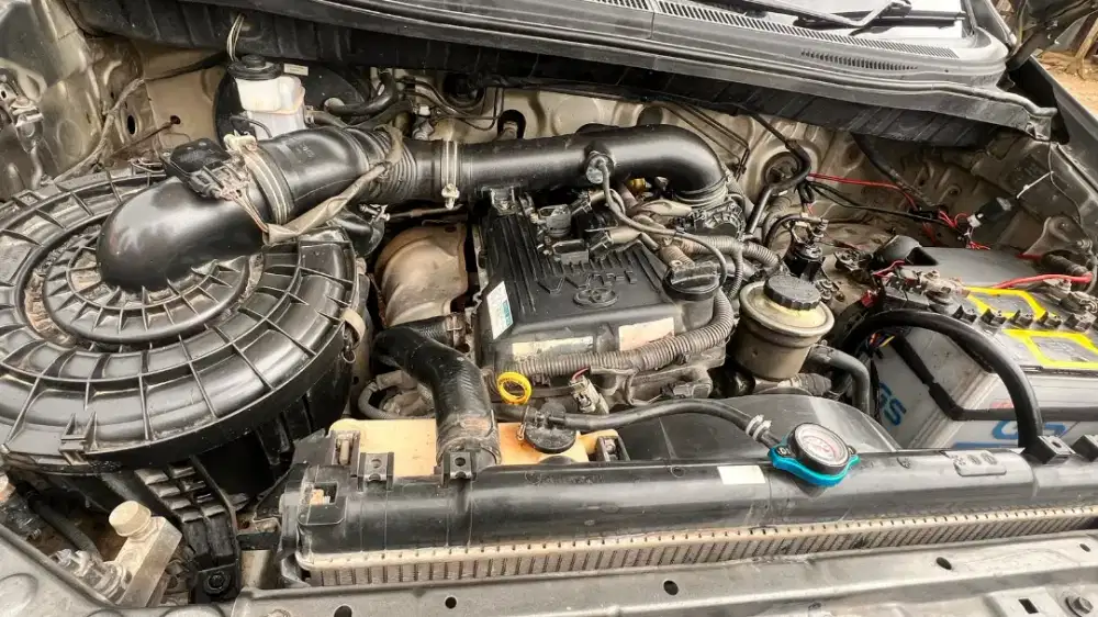 Toyota kijang Innova type G manual tahun 2005