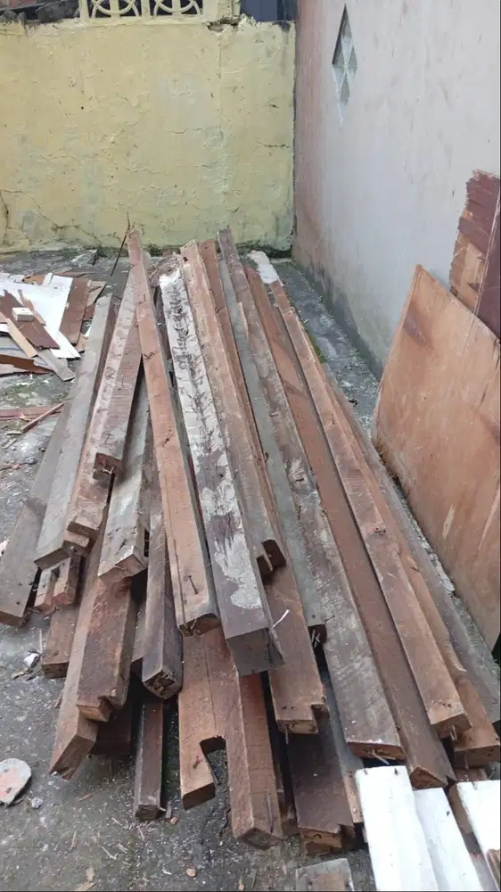 JUAL KAYU BEKAS DI BALIKPAPAN ( BALOK dan PAPAN )