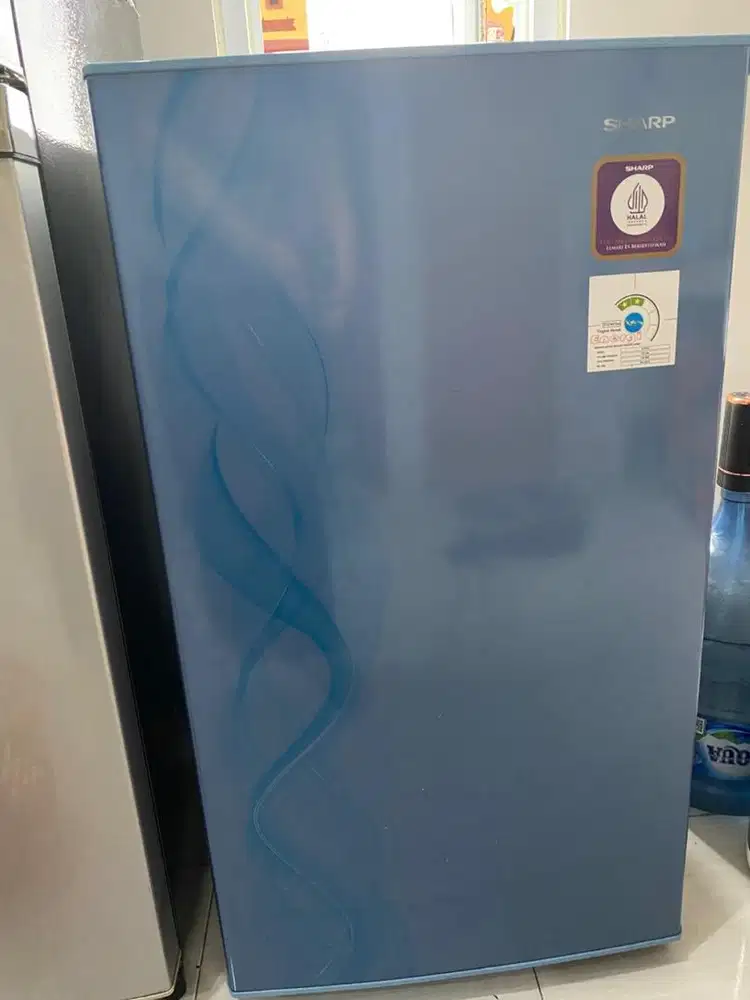 Kulkas Sharp 1 Pintu. Pemakaian baru 8 bulan