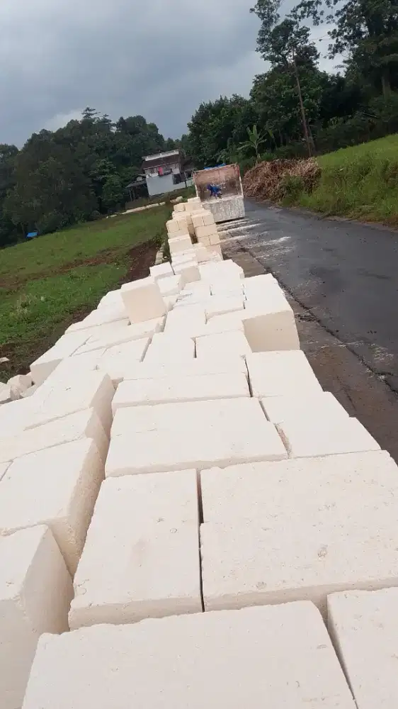 Batu kumbung buat pondasi