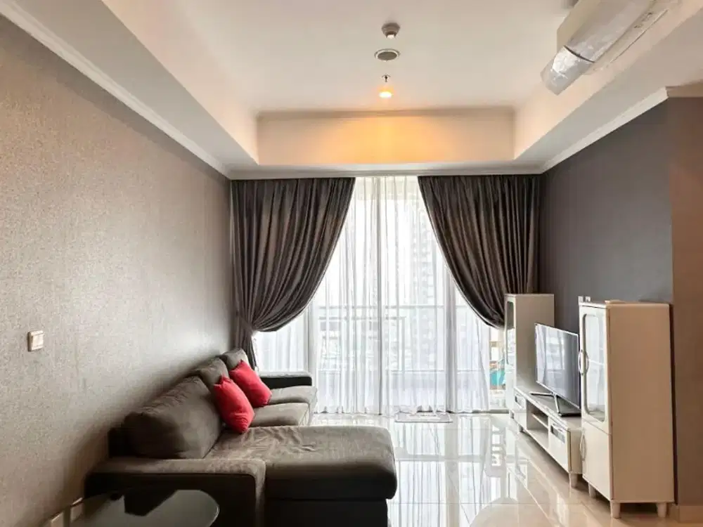 Dijual Murah, Unit Apartemen 3+1BR Type Condo Luas 135m2 - Taman Anggrek Residences, Jakarta Barat