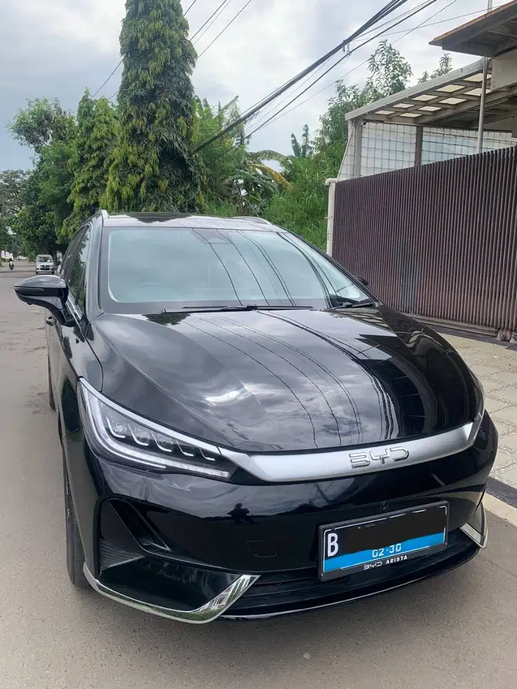 BYD M6 Superior (Tahun 2024)