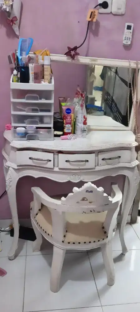 Dijual cepat meja rias antik mewah