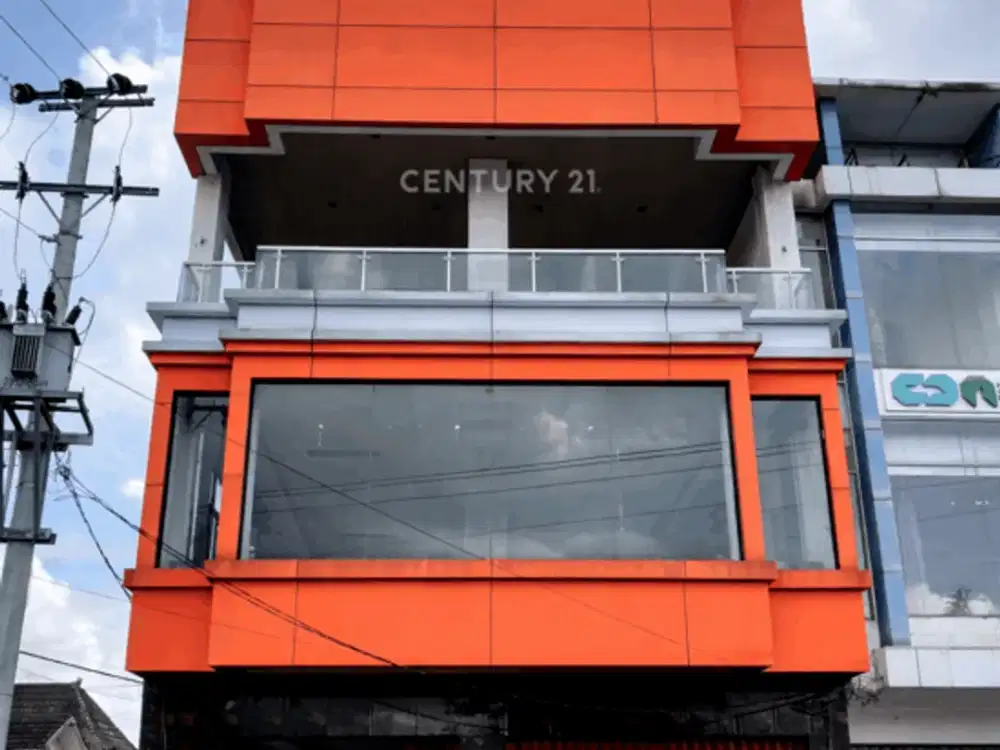 Ruko 2Lt Pinggir Jalan Ringroad Utara Dekat Pakuwon Mall