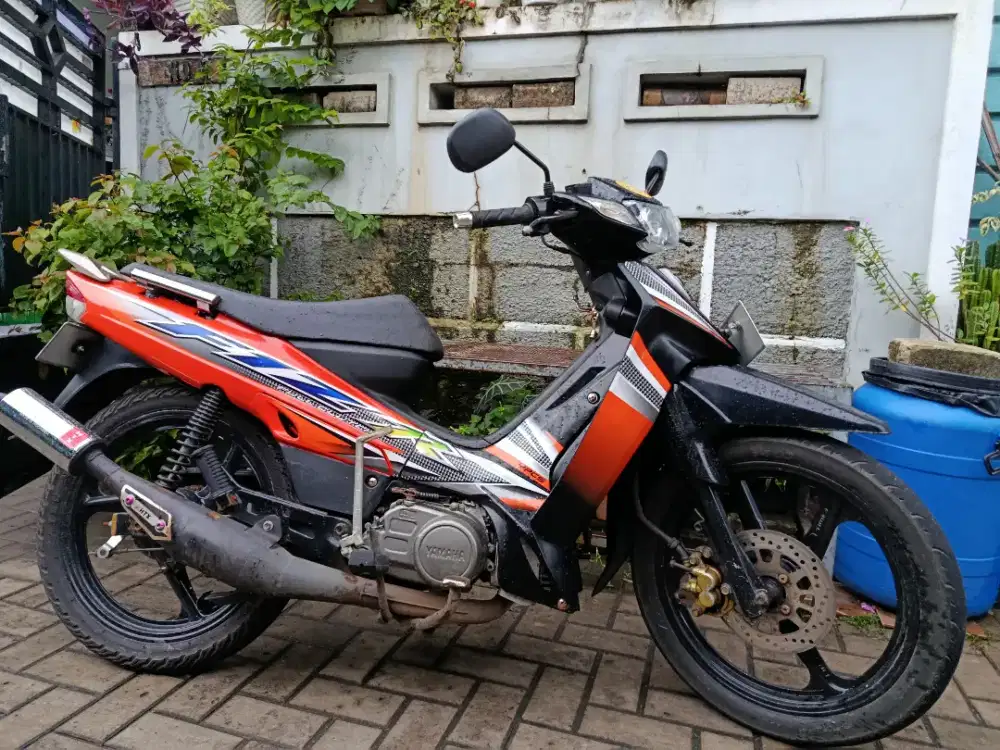 DIJUAL YAMAHA F1ZR TAHUN 2004