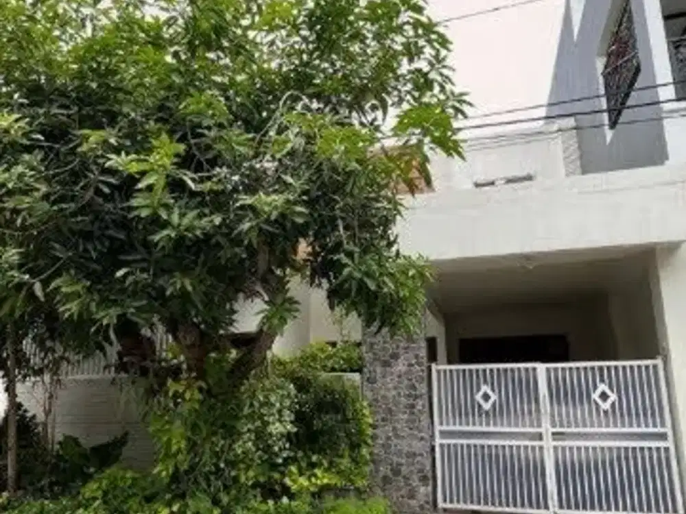 Rumah Bagus Siap Huni Ketintang Strategis dekat UNESA dan A Yani