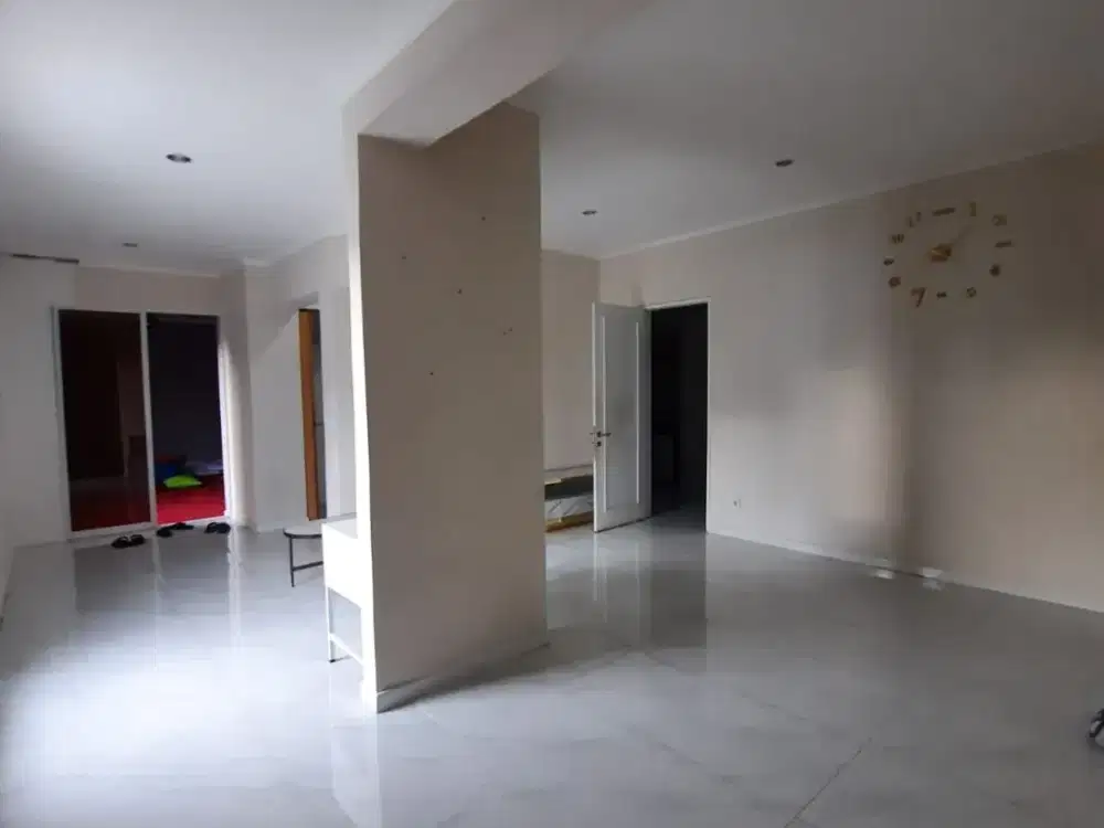 Rumah Hoek 2 Lantai Sudah Renovasi di Cluster Harmoni, Harapan Indah