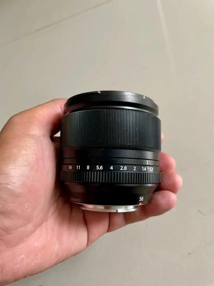 Lensa Fujifilm Fujinon XF 56mm f1.2