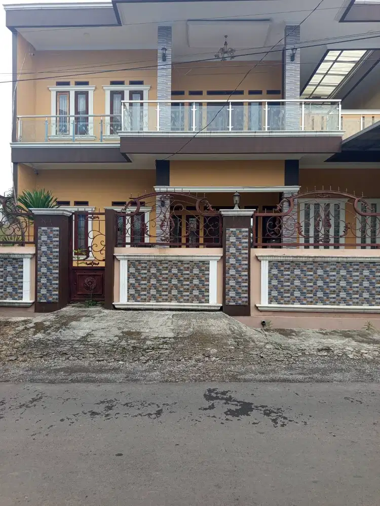 Rumah Besar Strategis Mashudi Jalan Lebar Cocok Kantor/USAHA