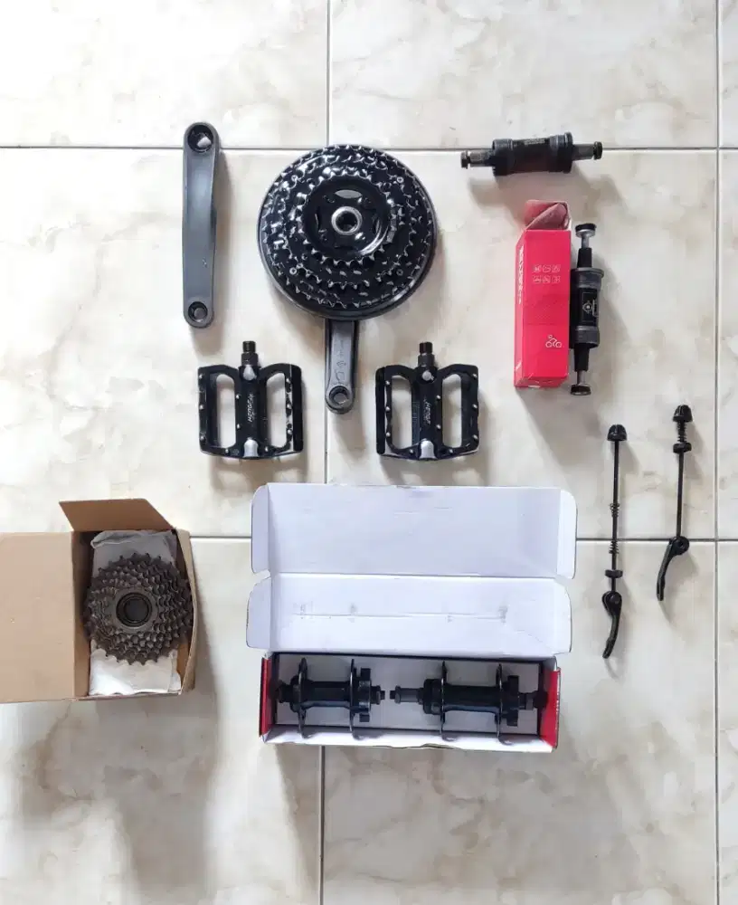 crankset 3 speed satu set dan hub freehub sepaket 7 speed