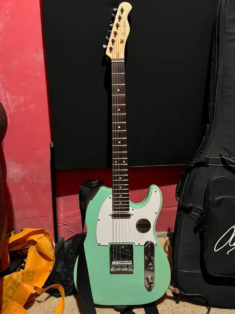 Gitar Elektrik Bacchus