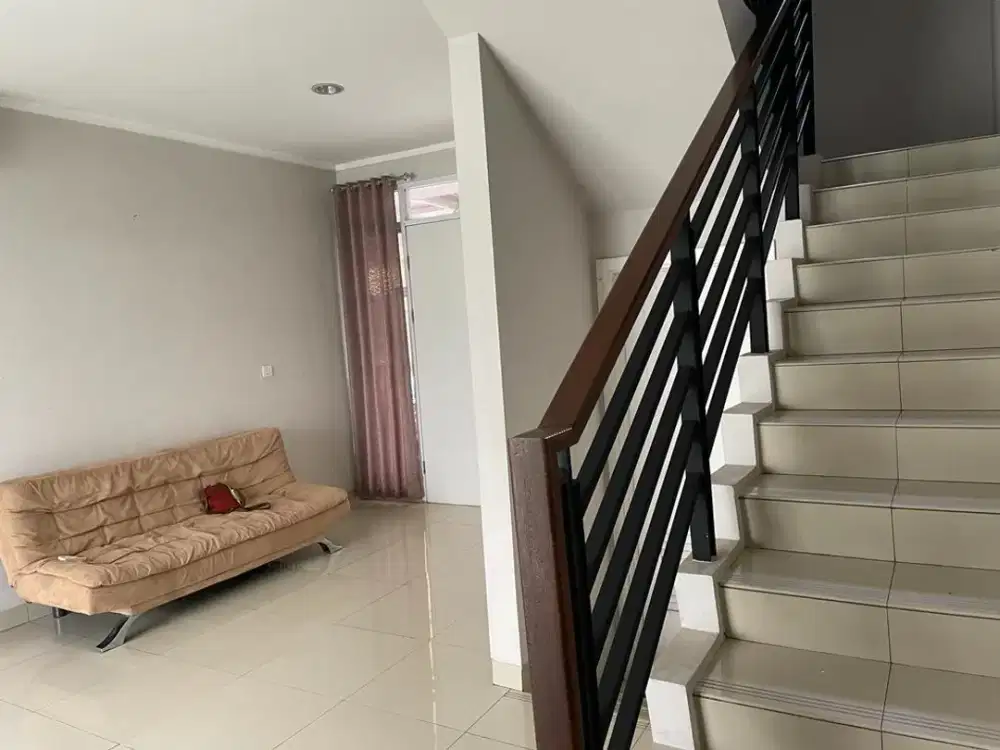 Dijual murah turun harga rumah 2 lantai siap huni Semi Furnished  di Cluster Bluebell Summarecon Bekasi