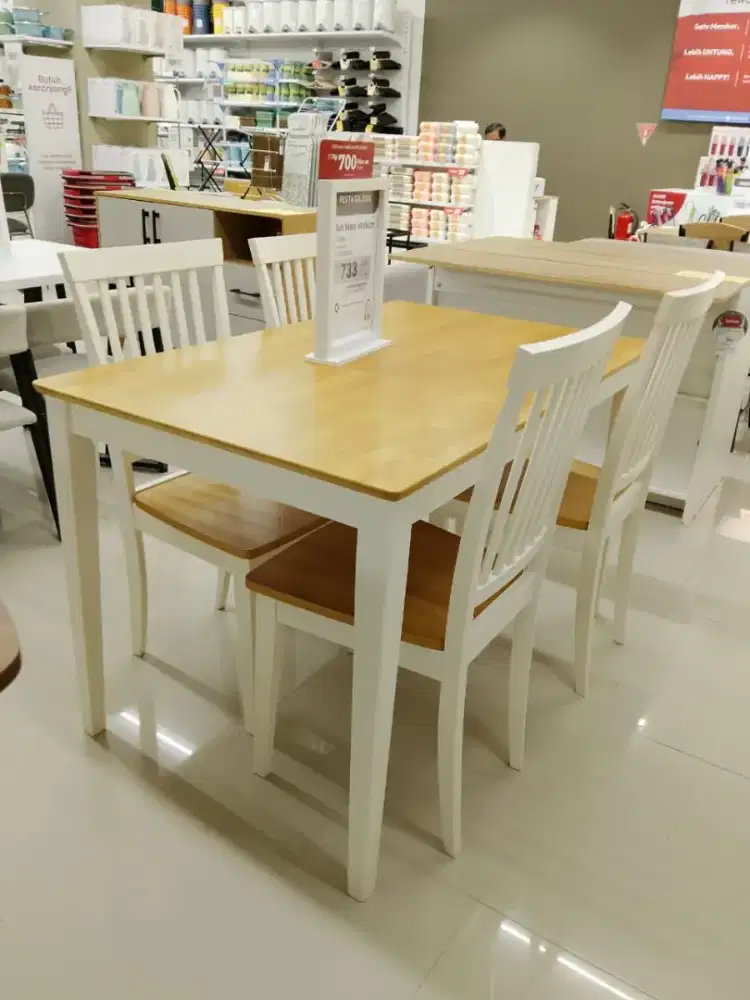 Meja makan yuma.selma