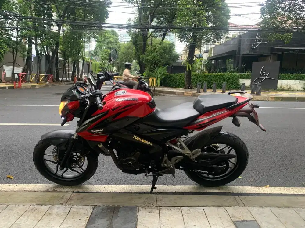 Kawasaki Bajaj Pulsar Ori NS200 CBU Tahun 2014