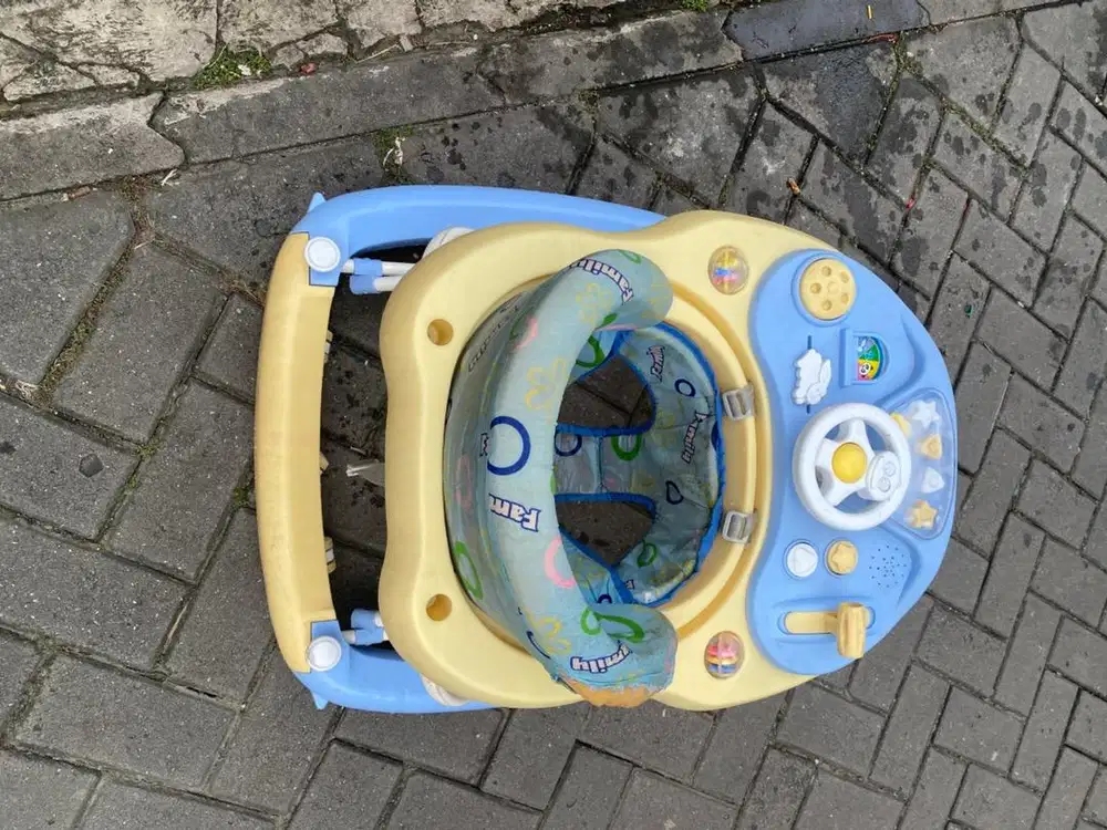 Jual baby walker anak merek familly