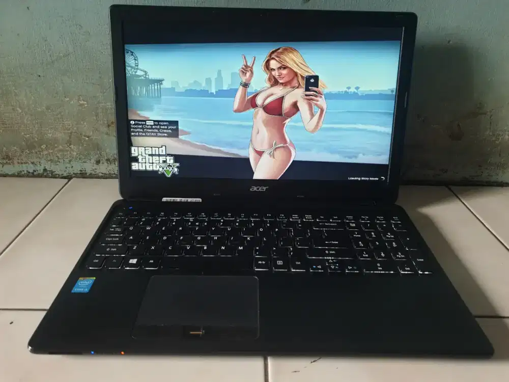 Acer ModelSlim Corei5 Layar lebar Ram8gb Full Program desain mulus