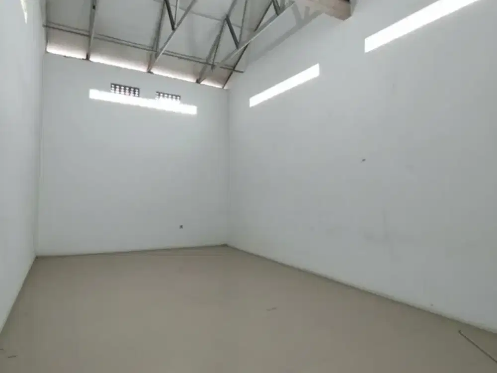 Ruko Komersial 3 Lantai di Perniagaan Timur, Tambora Jakarta Barat