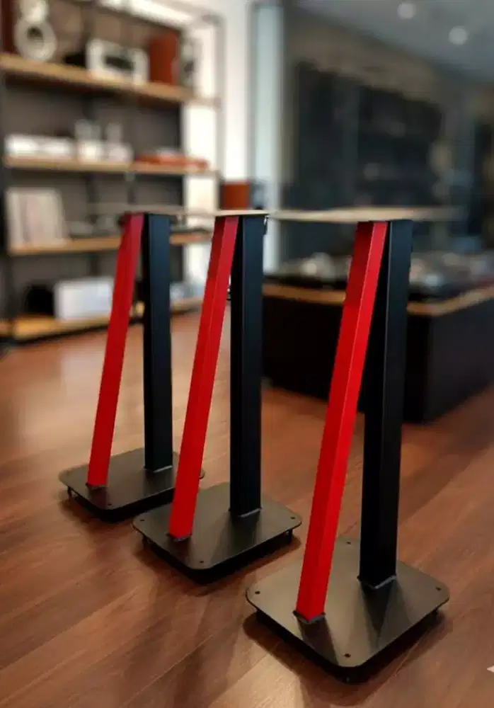 Stand/ jagrak speaker kokoh
Kondisi BARU
(Ada full warna HITAM)