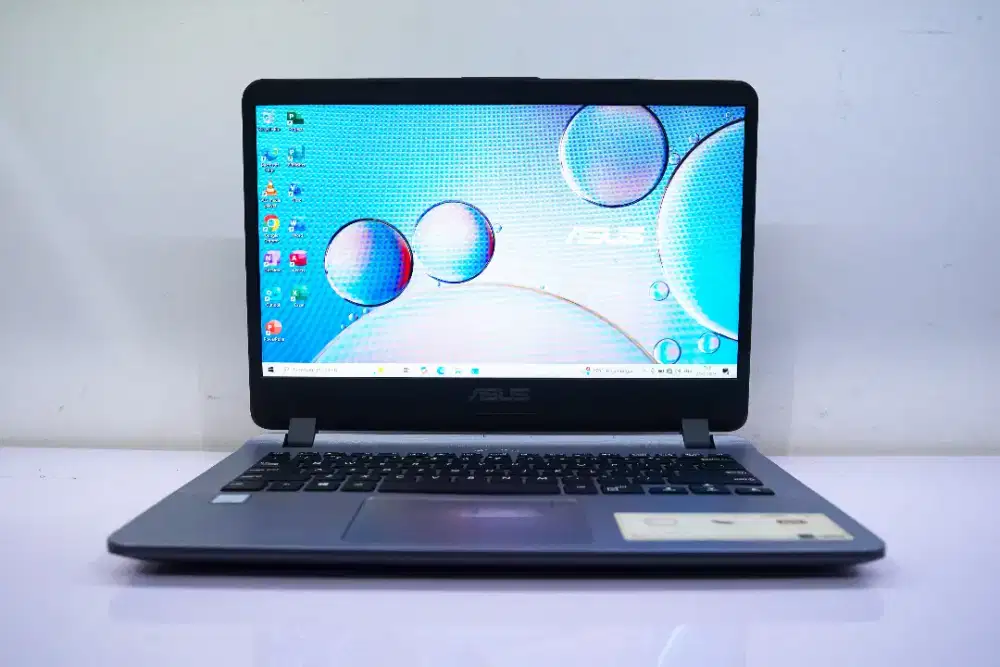 ASUS VIVOBOOK A407U.CORE i3-6006U.SSD128GB.14in
