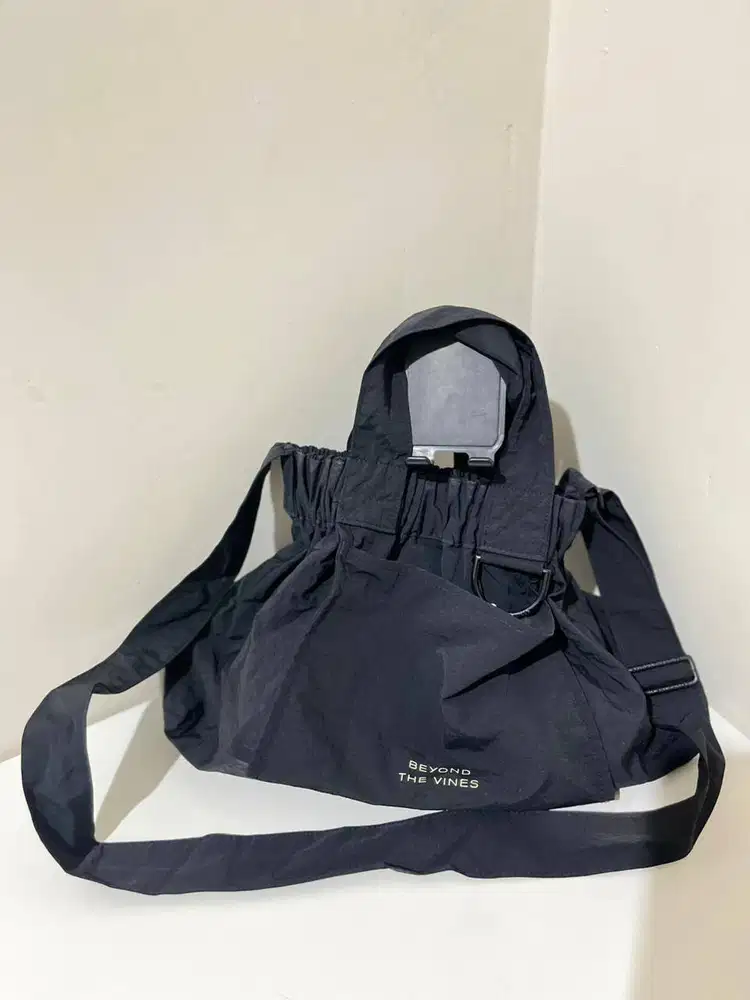 Beyond The Vines - BTV Sling Bag XS Ori