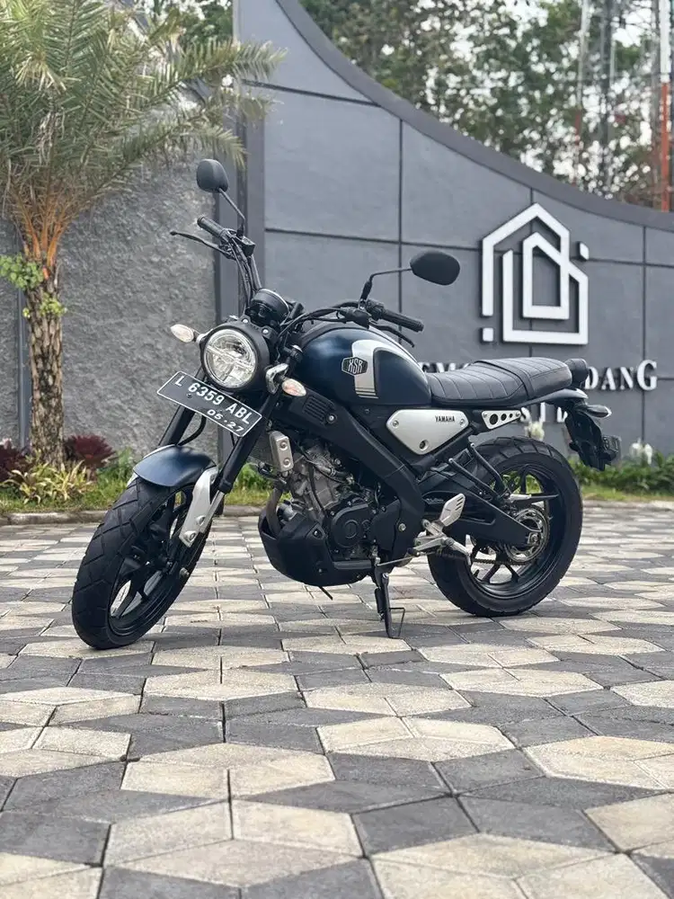 Yamaha XSR 155 VVa 2022 Biru Doff L Sby Odo 11rb Koko Motor