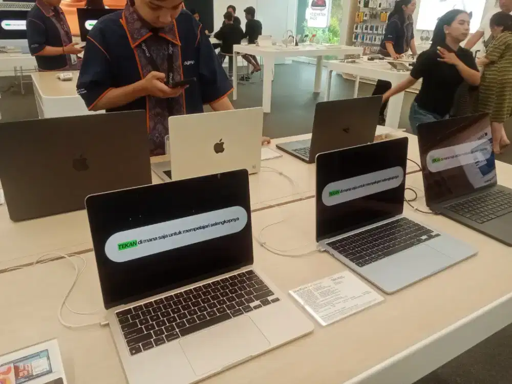 MacBook Air M4 13 inci