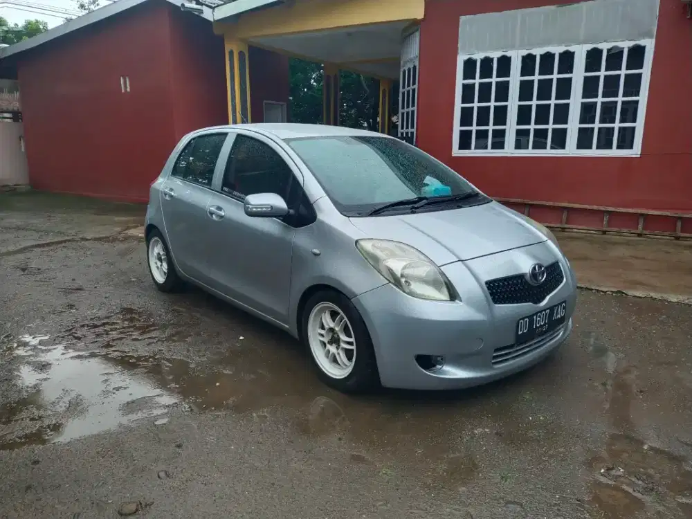 Yaris E manual 2007