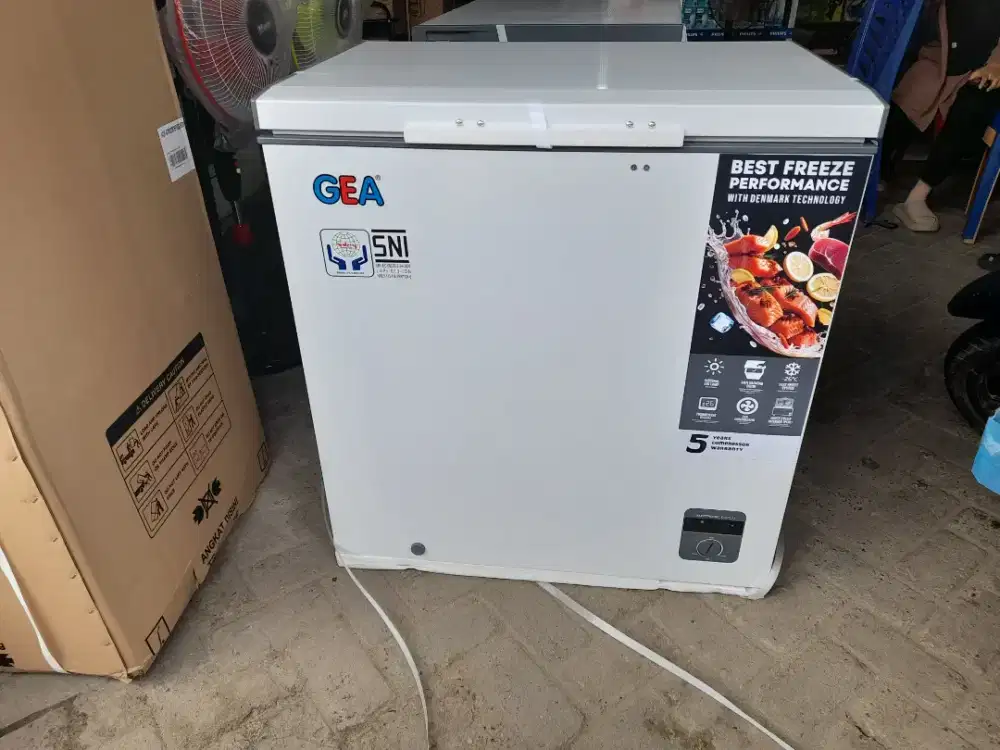 BOX FREEZER GEA AB-208R 200 LITER
