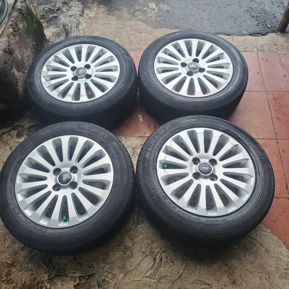 Frod fiesta ring 15 velg dan ban  mobil frod