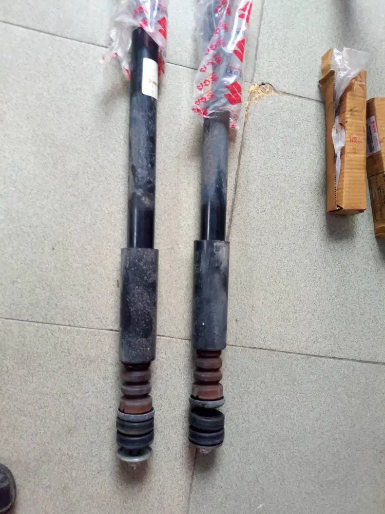 Jual Cepat Sok Depan dan Belakang eks original mobil Ertiga Suzuki