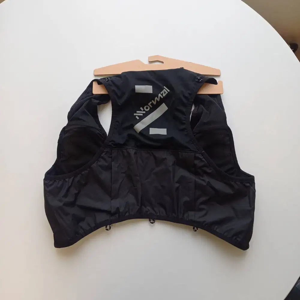 NNormal - Race Vest 5L - Black - Running Vest - L 2.450