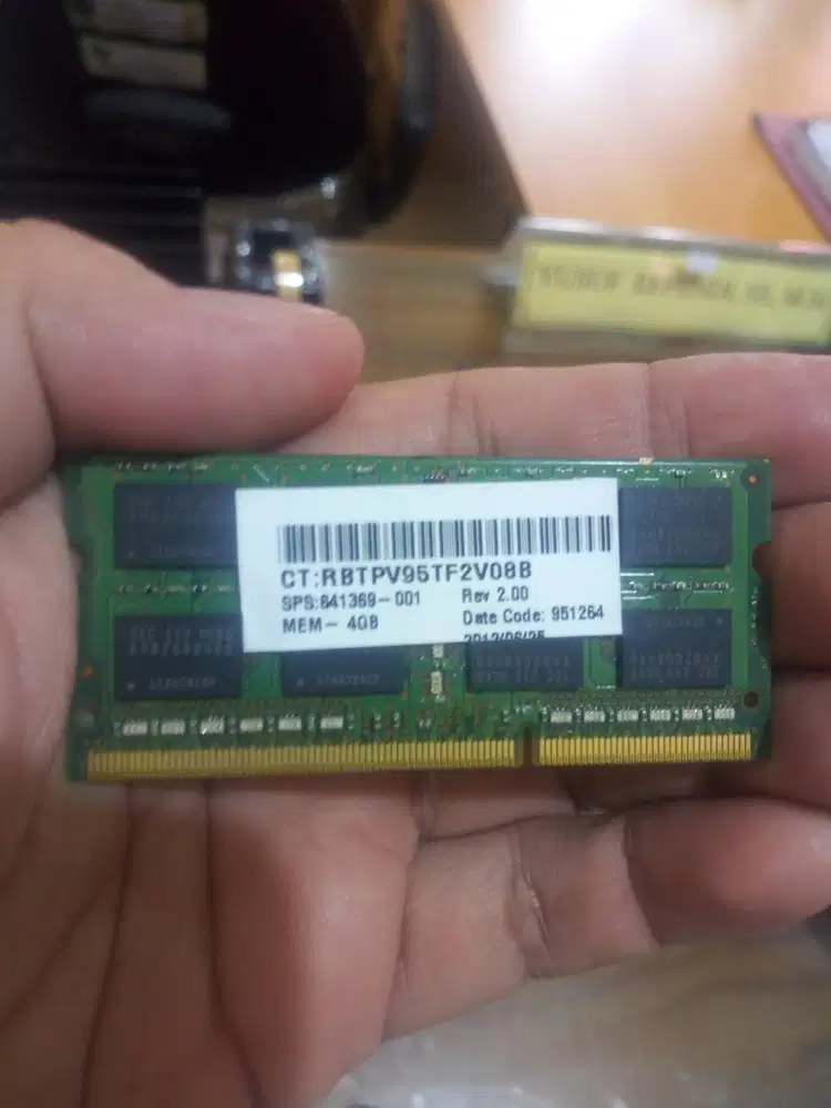 Jual Cepat Ram 4 giga  Laptop merk Samsung