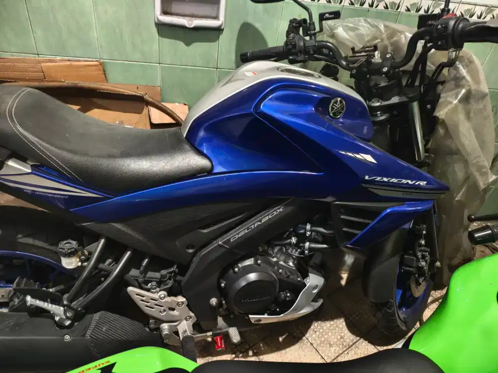 Vixion R 2022 barang simpanan