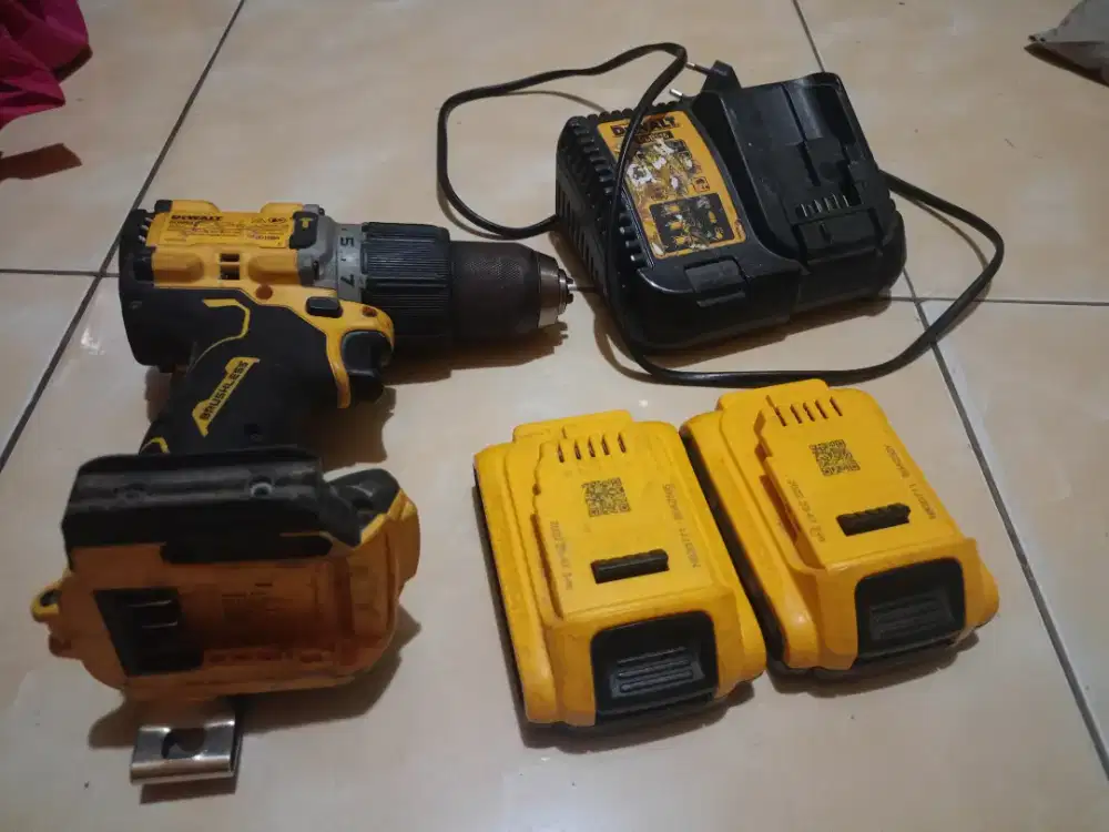 DeWalt DCD805D2T B1 hammer drill cordless