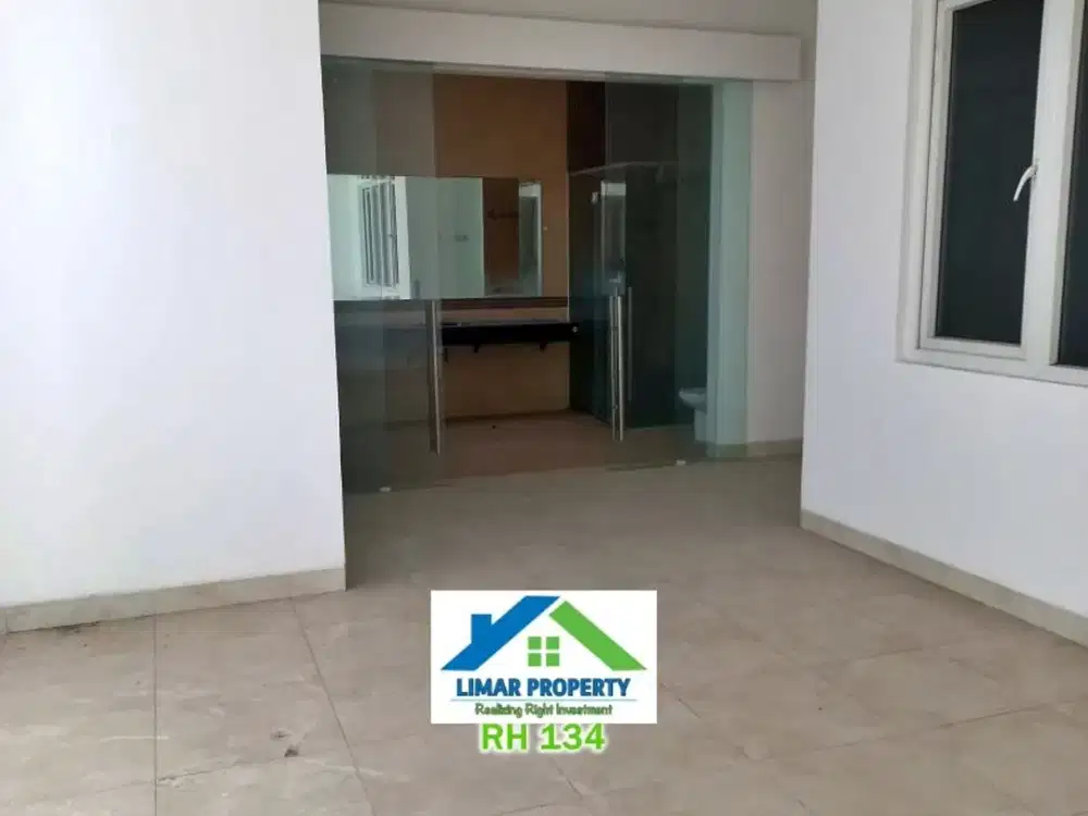 Rumah 2 Lantai Siap Huni dan Strategis di Raffles Hills Cibubur