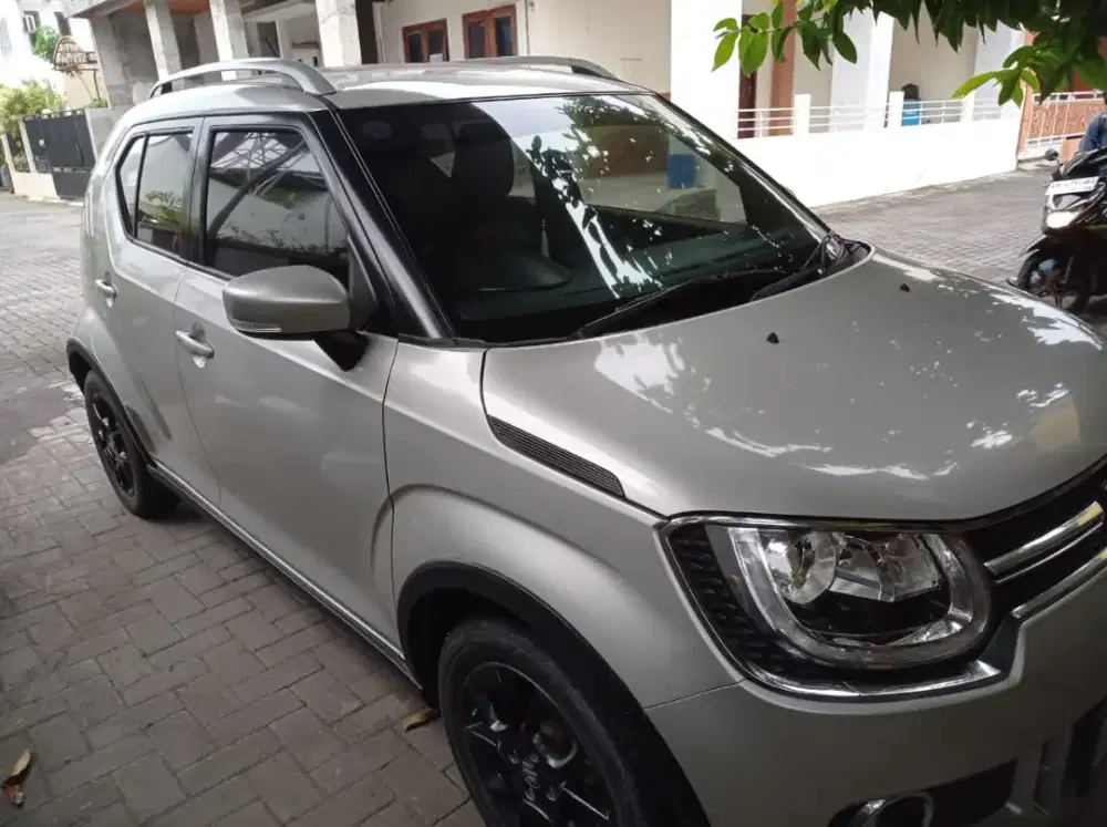 Suzuki Ignis Abu-abu Metalik 2017