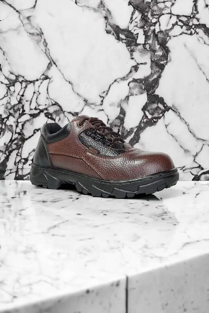 Inovatif Sepatu safety petani modern Pasuruan