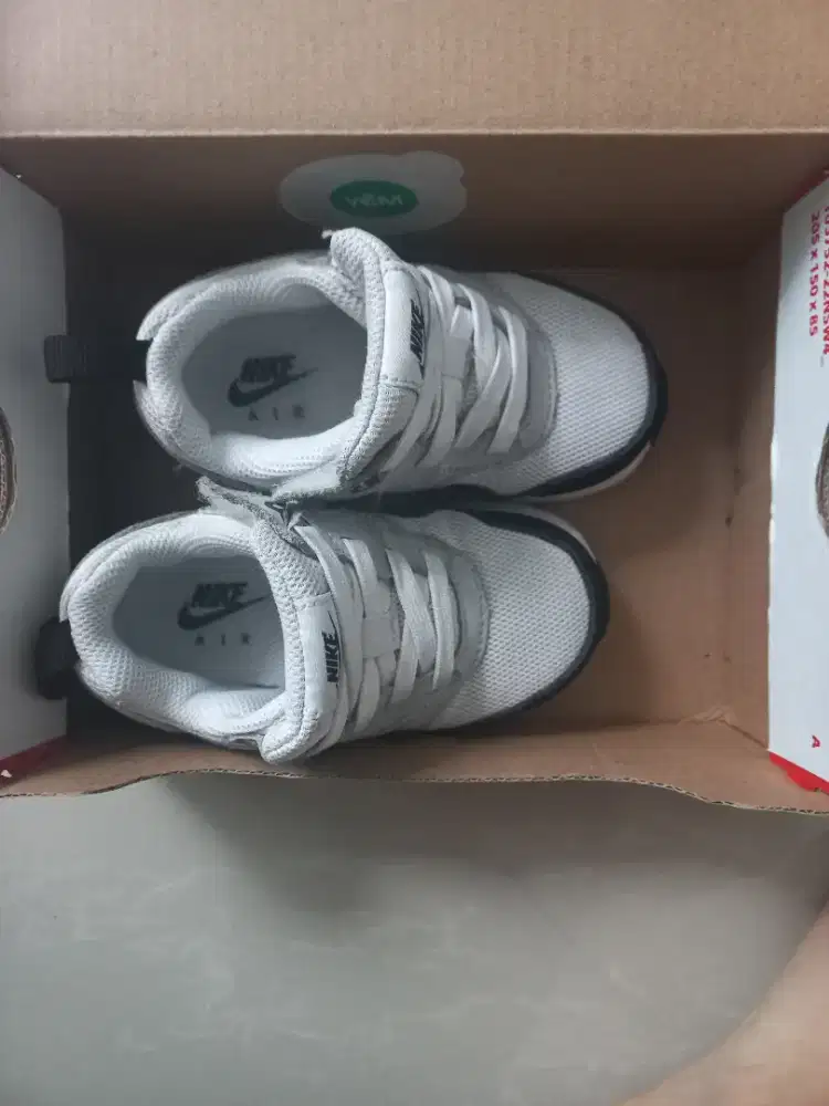 Sepatu bekas anak bayi Nike dijamin Asli usia 1 s/d 2 Tahun