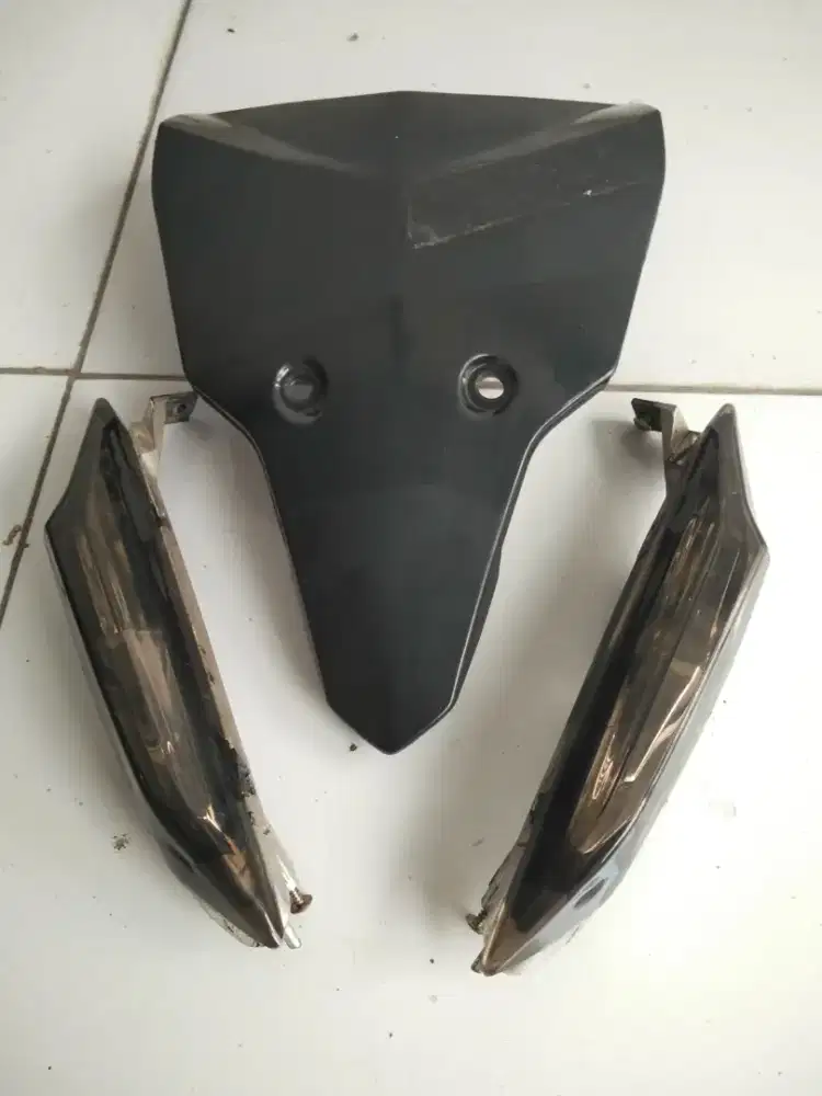 Tameng kecil  dan sen Vario 125