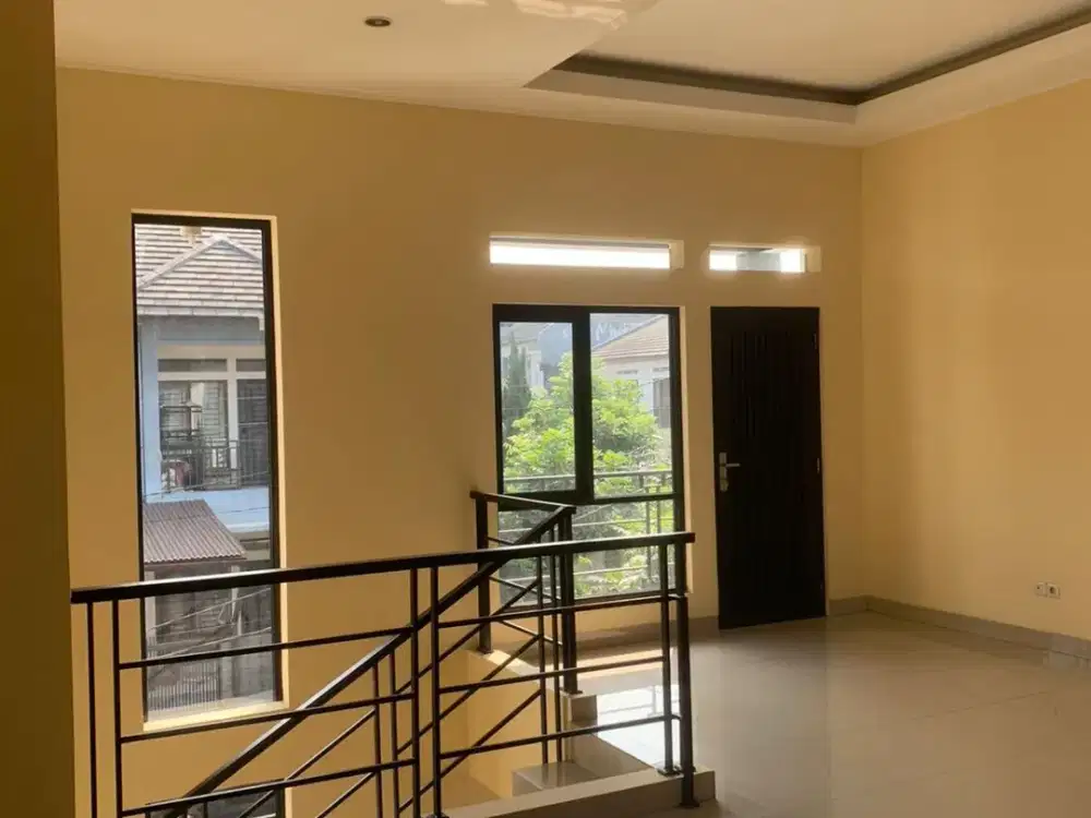 Jual Rumah Posisi Hook di Taman Surya Indah