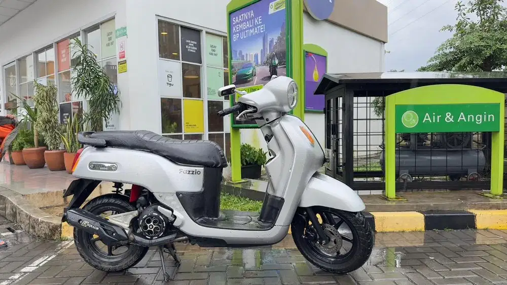 Yamaha Fazzio Silver